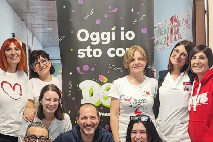 I volontari dell'Avis con il personale sanitario dell'ospedale di San Gavino Monreale