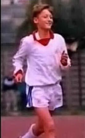 Il piccolo Totti nel 1989 alla Lodigiani
