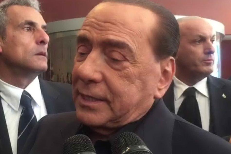 Pastori, autonomia, elezioni: Berlusconi sbarca in Sardegna