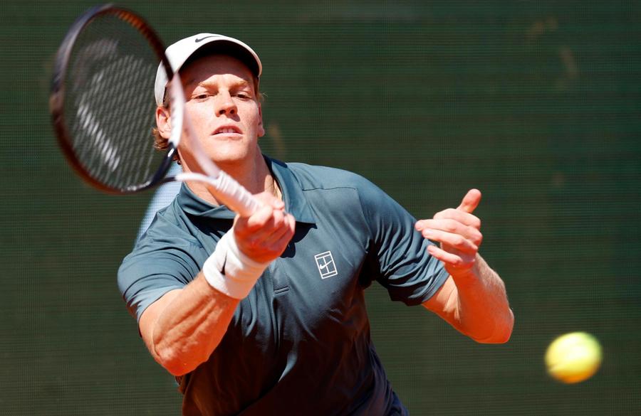 Sinner più forte del mal di pancia