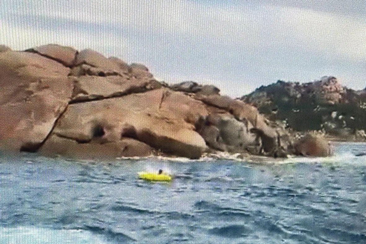 Canoisti in difficoltà a Tavolara, il salvataggio della Guardia costiera