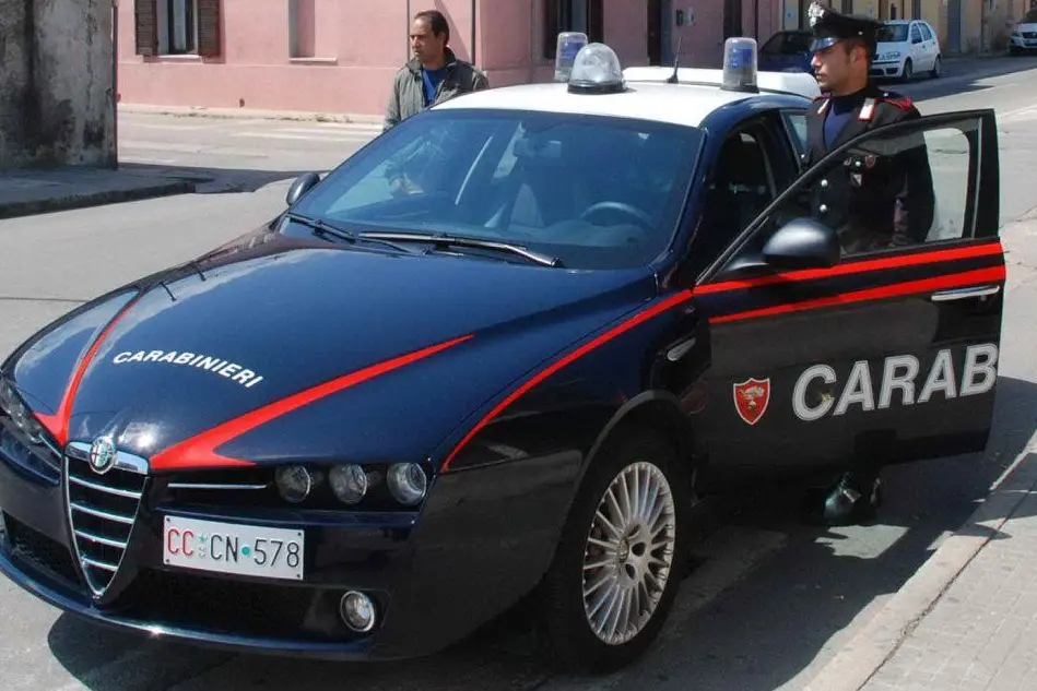 Un'auto dei carabinieri