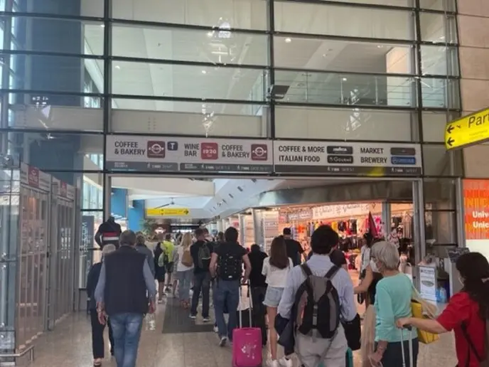 L'aeroporto di Cagliari (Ansa)