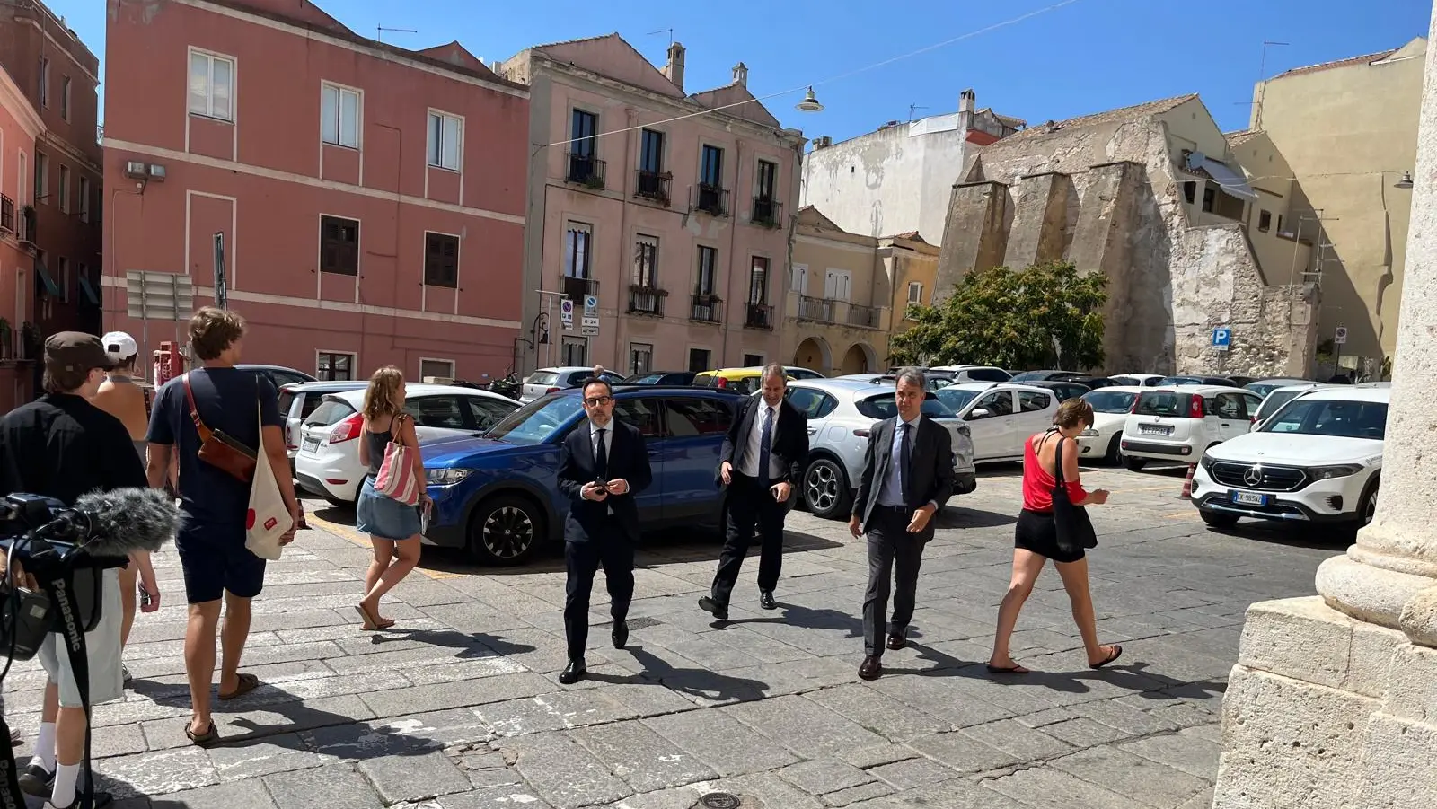 https://immagini.unionesarda.it/version/c:MzM4NTNiYTItNjM5Zi00:MTg3NGJiYTAtMjIwYy00/image.webp?f=16:9
