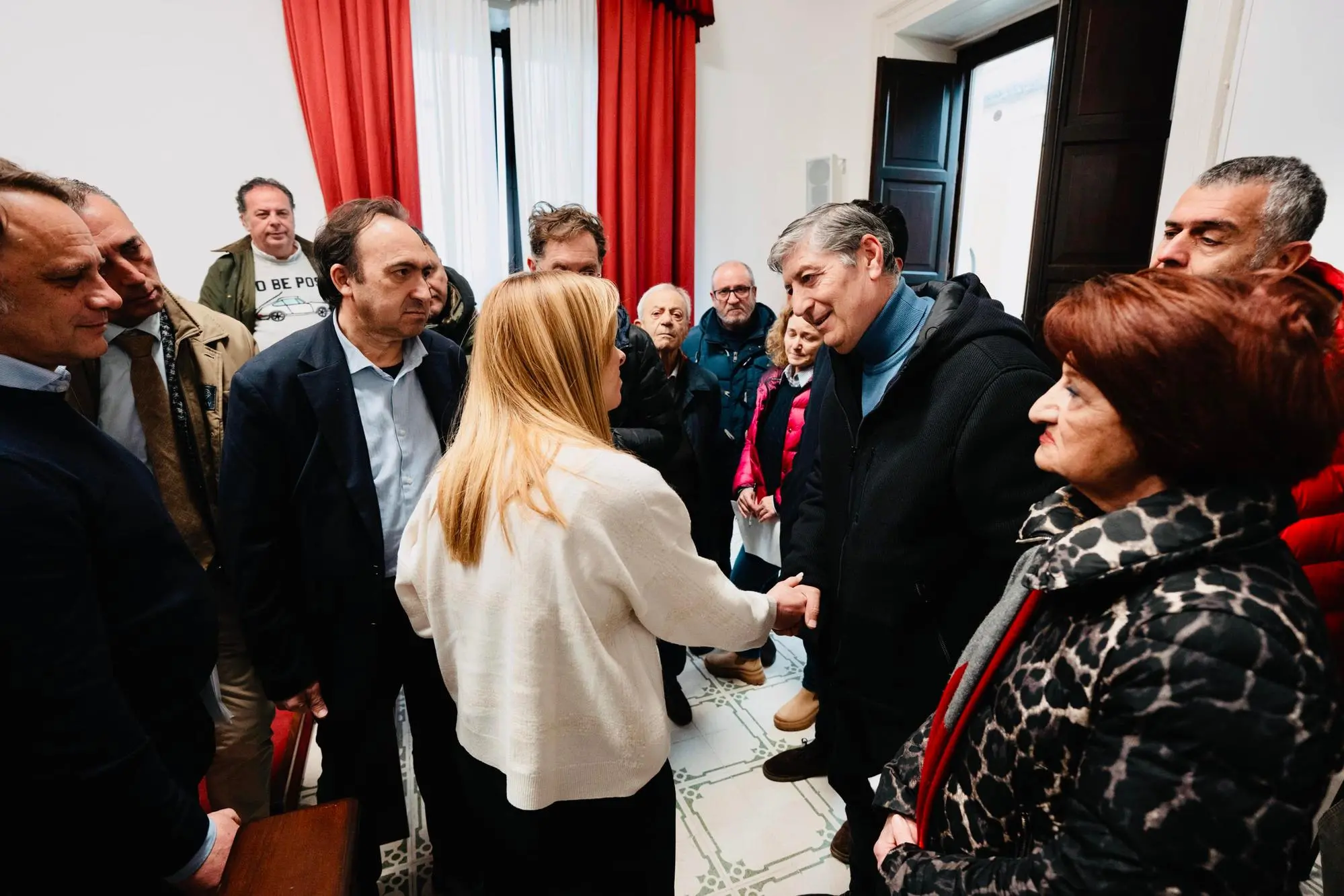 La presidente del Consiglio Giorgia Meloni è in visita in Sicilia per una ricognizione nelle aree colpite dal ciclone Harry (Ansa-Palazzo Chigi)