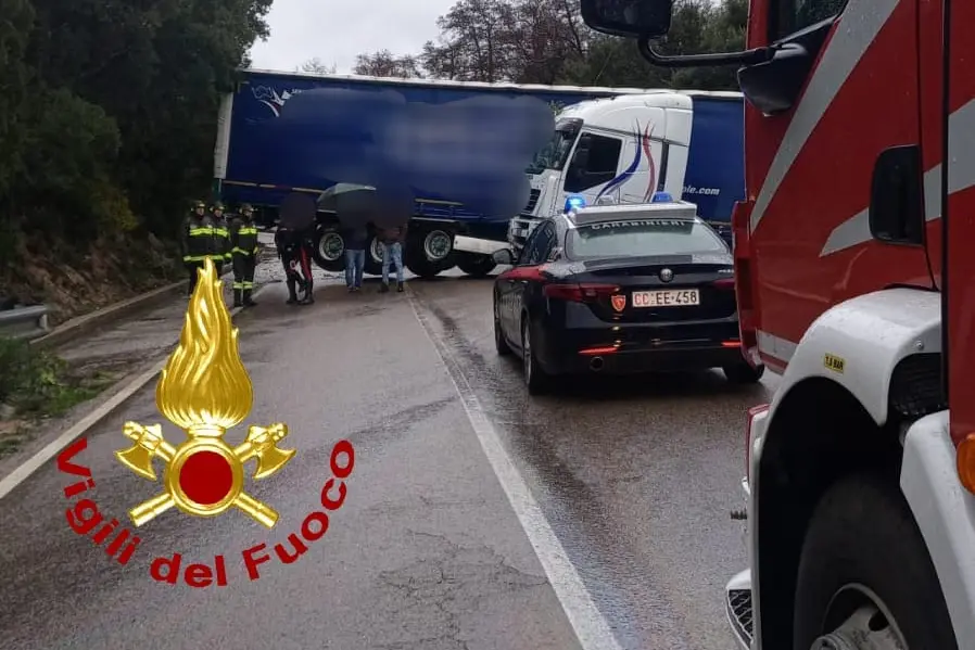 L'incidente (foto Vigili del fuoco)