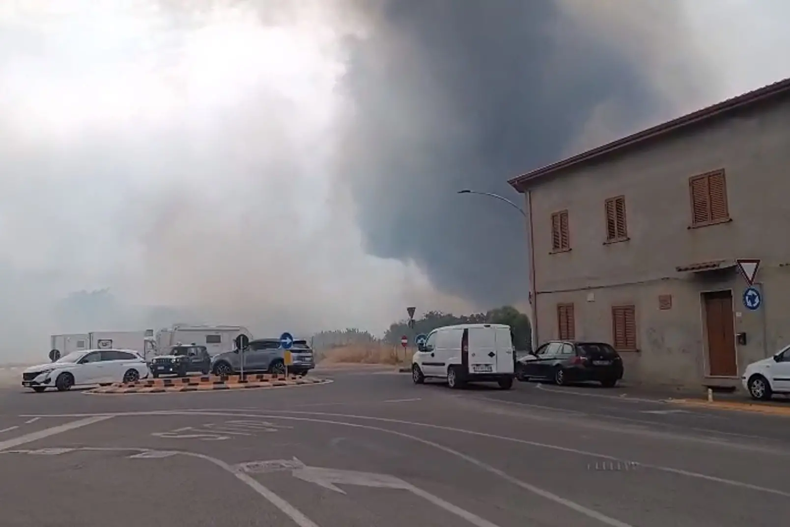 L'incendio a Serramanna