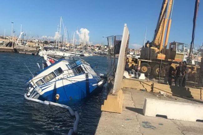 Porto Torres, recuperato il peschereccio affondato una settimana fa