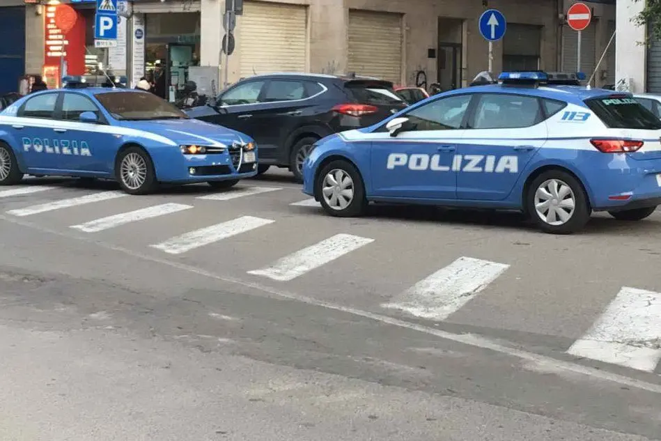 Polizia in viale Trieste a Cagliari