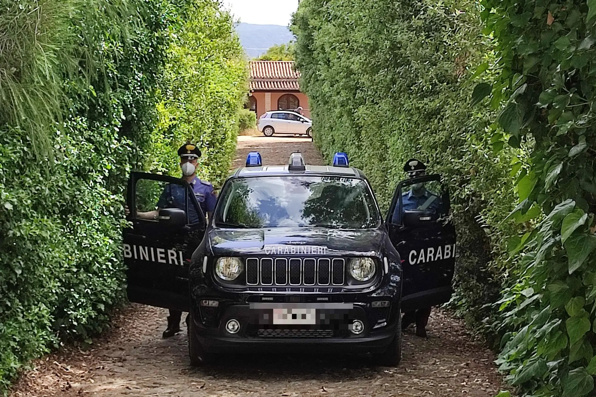 Acquista un trattore sul web, ma è una truffa: due denunce a Villacidro (foto carabinieri)