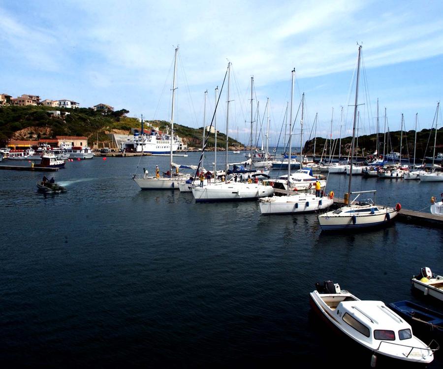 Dalla Corsica alla Sardegna per comprare illegalmente una pistola: arrestato