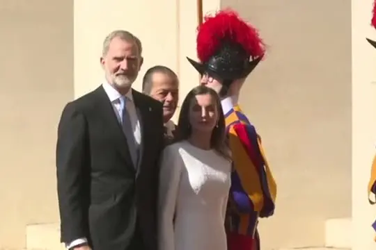 Il Papa riceve il Re di Spagna Felipe VI e la Regina Letizia
