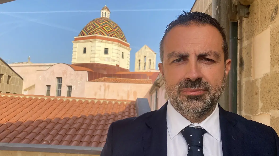 https://immagini.unionesarda.it/version/c:MzNjNjFjNzktMzZiNC00:ZDg5OGY5NjktYzJjNy00/image.webp?f=16:9