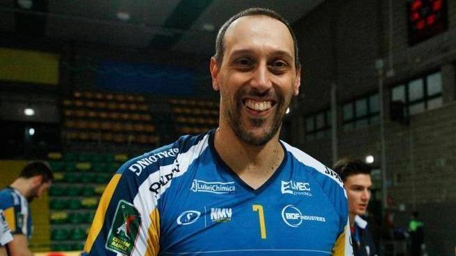 The volleyball player scam: did his money go to a young man from Puglia?