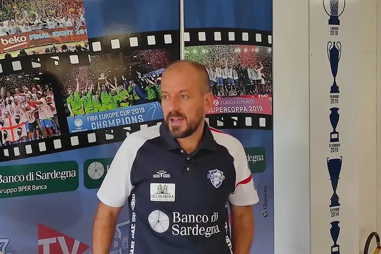 Il coach Demis Cavina (archivio L'Unione Sarda - Marras)