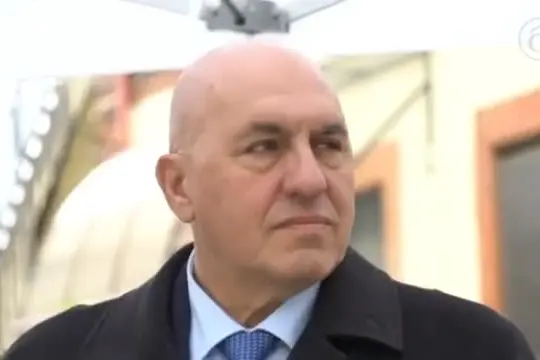 Crosetto inaugura Fontana dei Leoni al Celio e visita Confartigianato