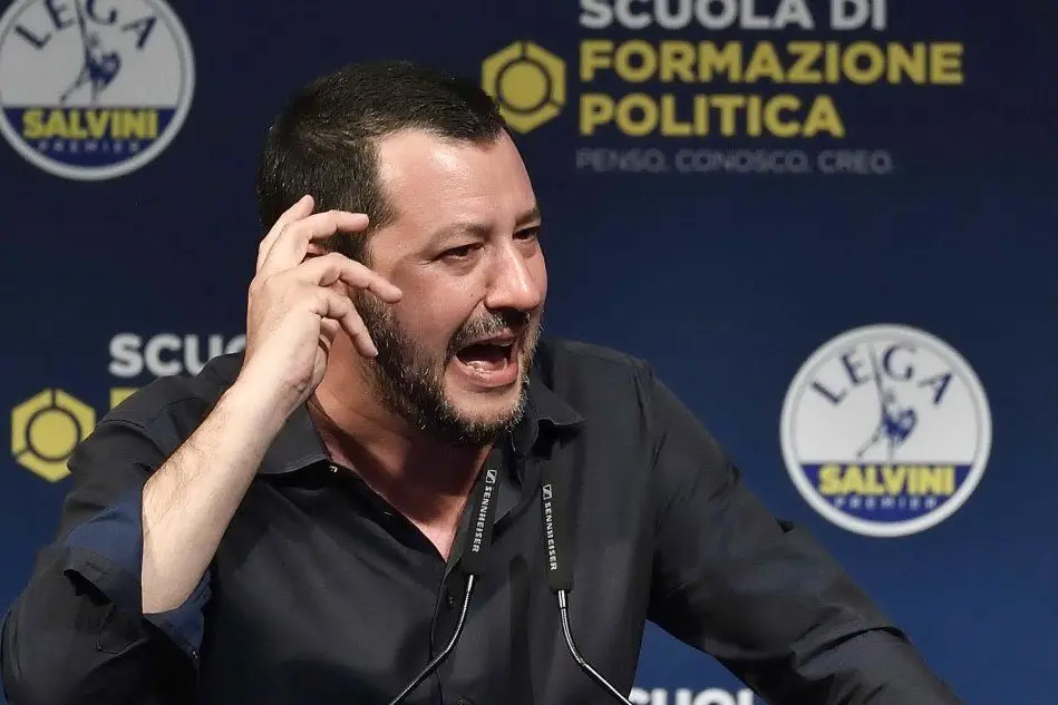 Salvini durante il discorso a Milano (Ansa)