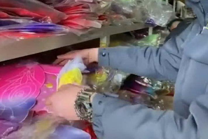 Maschere e trucchi di Carnevale non sicuri, sequestrati 5 milioni di prodotti