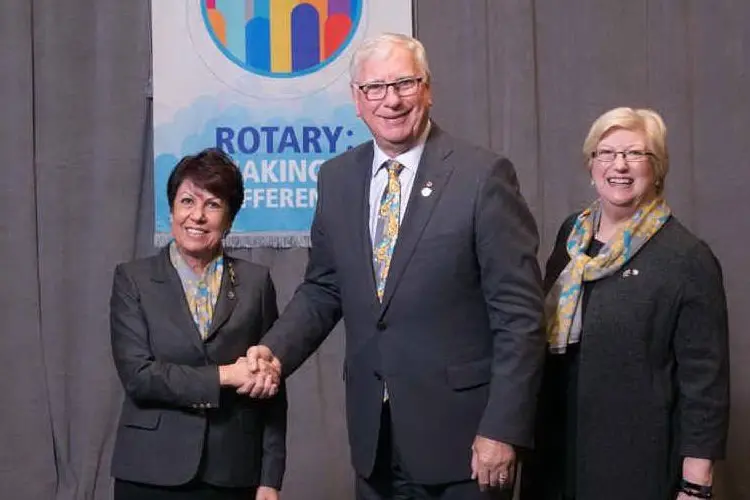 Riseley con la moglie incontra il governatore Rotary Deiana