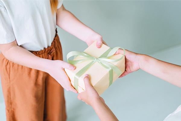 Il regalo perfetto non esiste? Come scegliere un gioiello senza conoscere i gusti