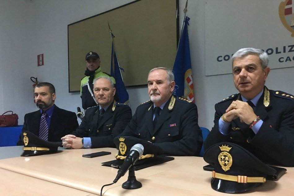 La conferenza stampa convocata al Comando di Cagliari (Foto Comune di Cagliari)