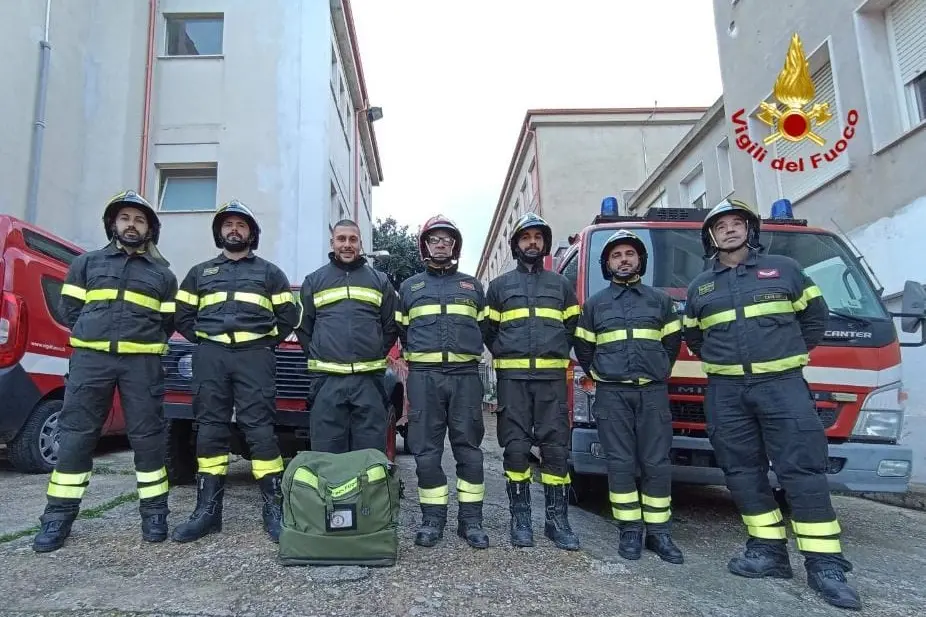 Il personale di Carloforte (foto Vigili del fuoco)