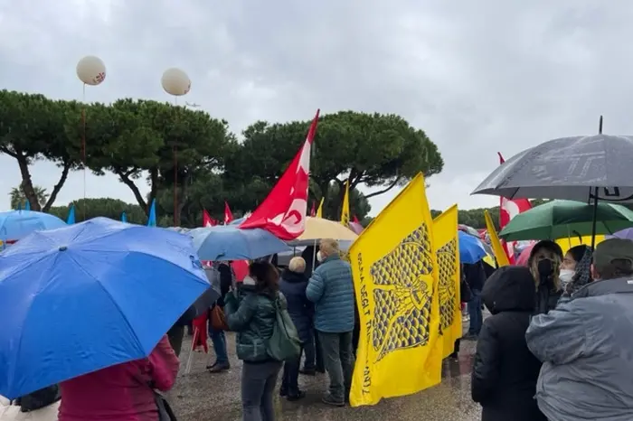 I manifestanti a Cagliari (foto Ansa)