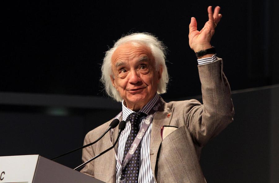 Morto il fisico Antonino Zichichi: scienziato e divulgatore, aveva 96 anni