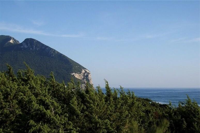 Sabaudia, precipita aereo militare: scomparso dai radar, due morti