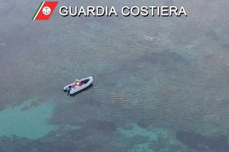 Pesca di ricci nella riserva integrale dell’Asinara: denunciate 4 persone