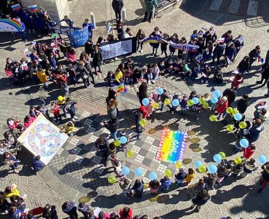 Il valore della pace discusso dai bambini