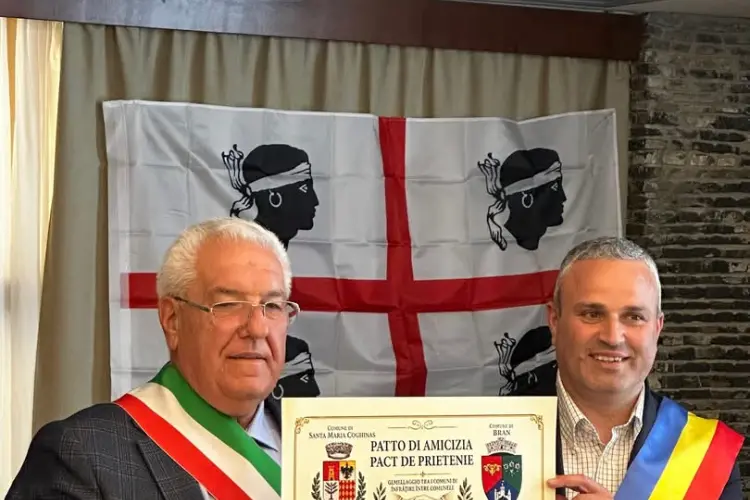 I sindaci di Santa Maria Coghinas e Bran (foto concessa)