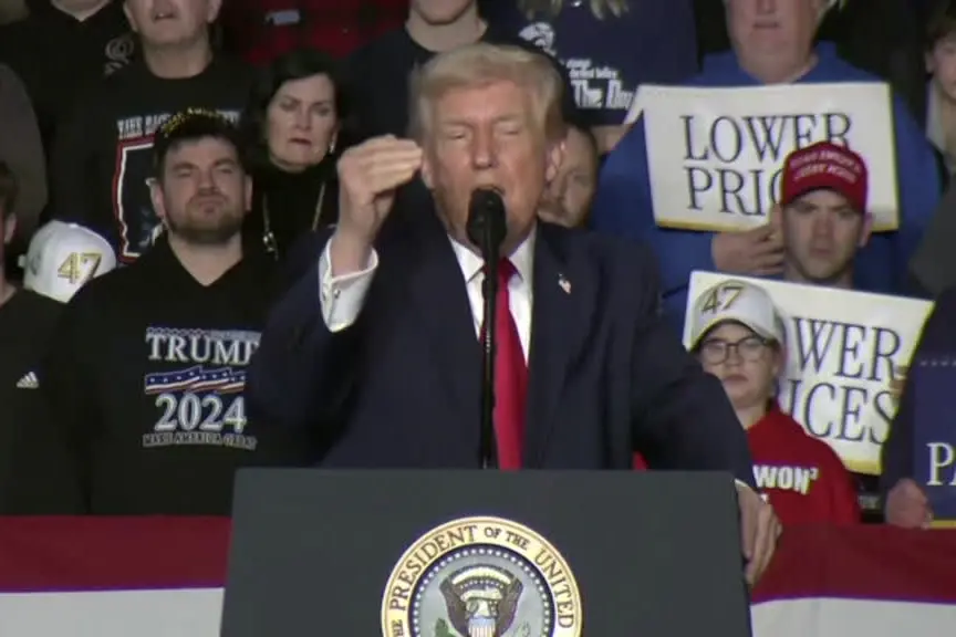 Trump lancia "l'allarme" sulle elezioni di medio termine