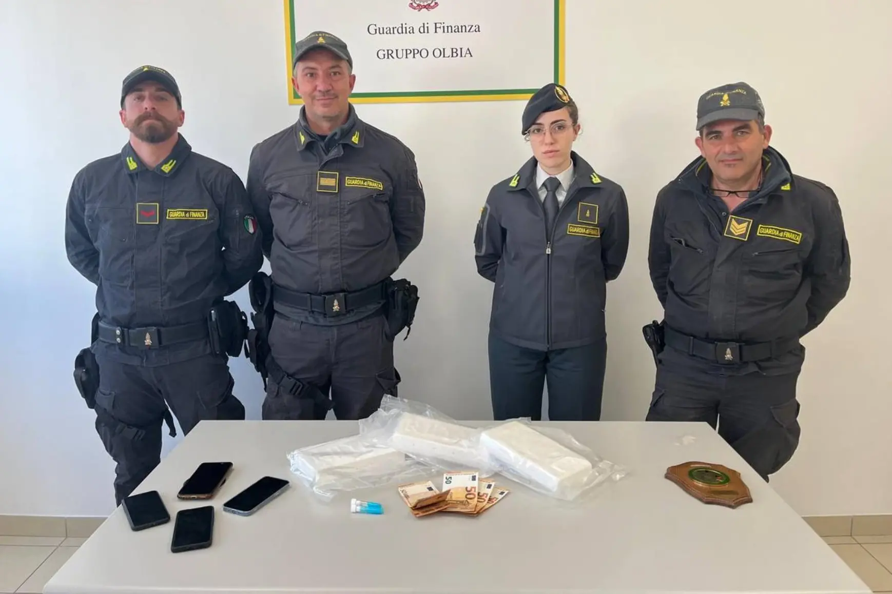 La droga sequestrata dalle Fiamme Gialle di  Olbia (L'Unione Sarda)