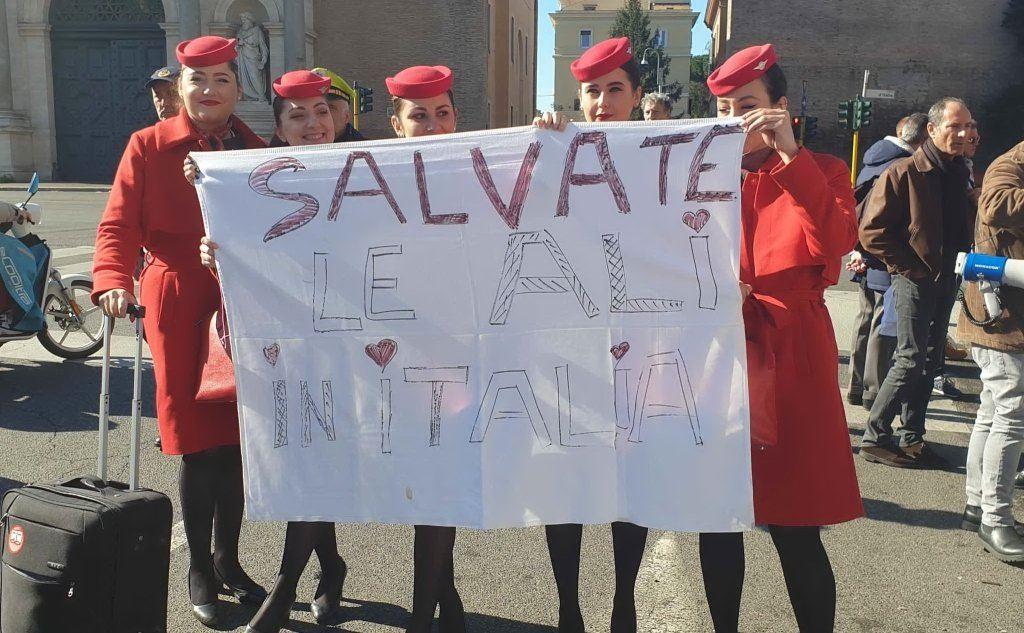 Roma, la protesta dei lavoratori Air Italy
