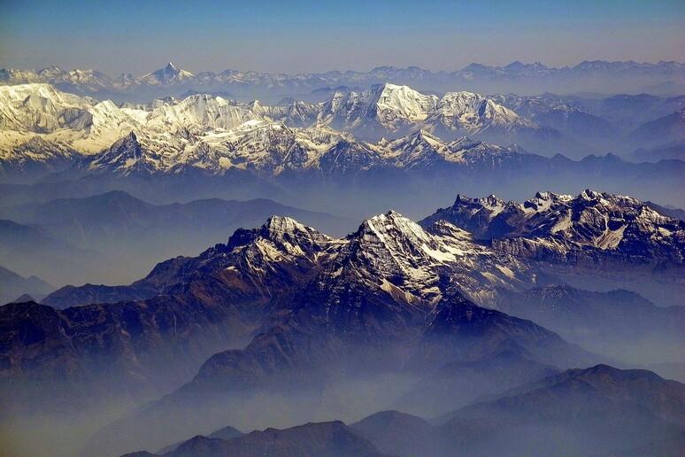 Nepal, alpinisti italiani dispersi sull’Himalaya: ricerche in corso