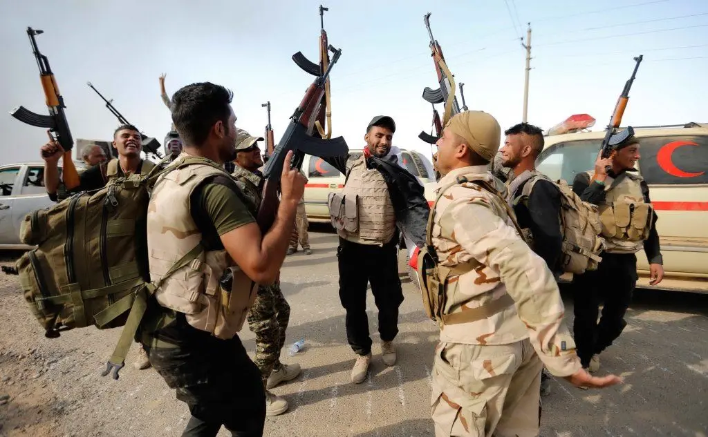 Combattenti peshmerga curdi (foto archivio L'Unione Sarda)