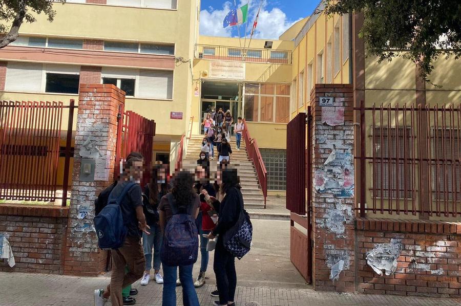 Referendum di marzo, si voterà di nuovo al Siotto La parrocchia: «Così sarà più semplice per tutti»