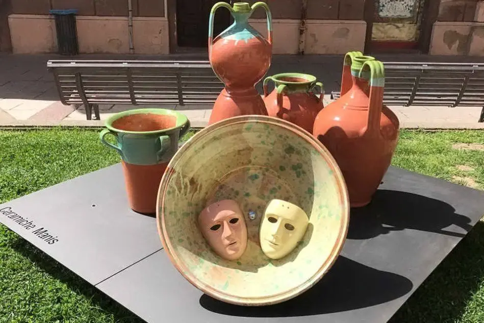 Le ceramiche di Oristano in mostra a Paulilatino (L'Unione Sarda - Pinna)