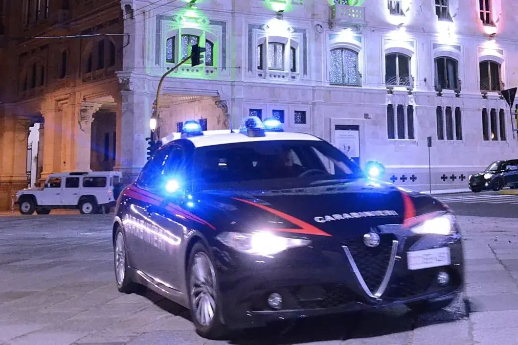 Carabinieri in via Roma a Cagliari