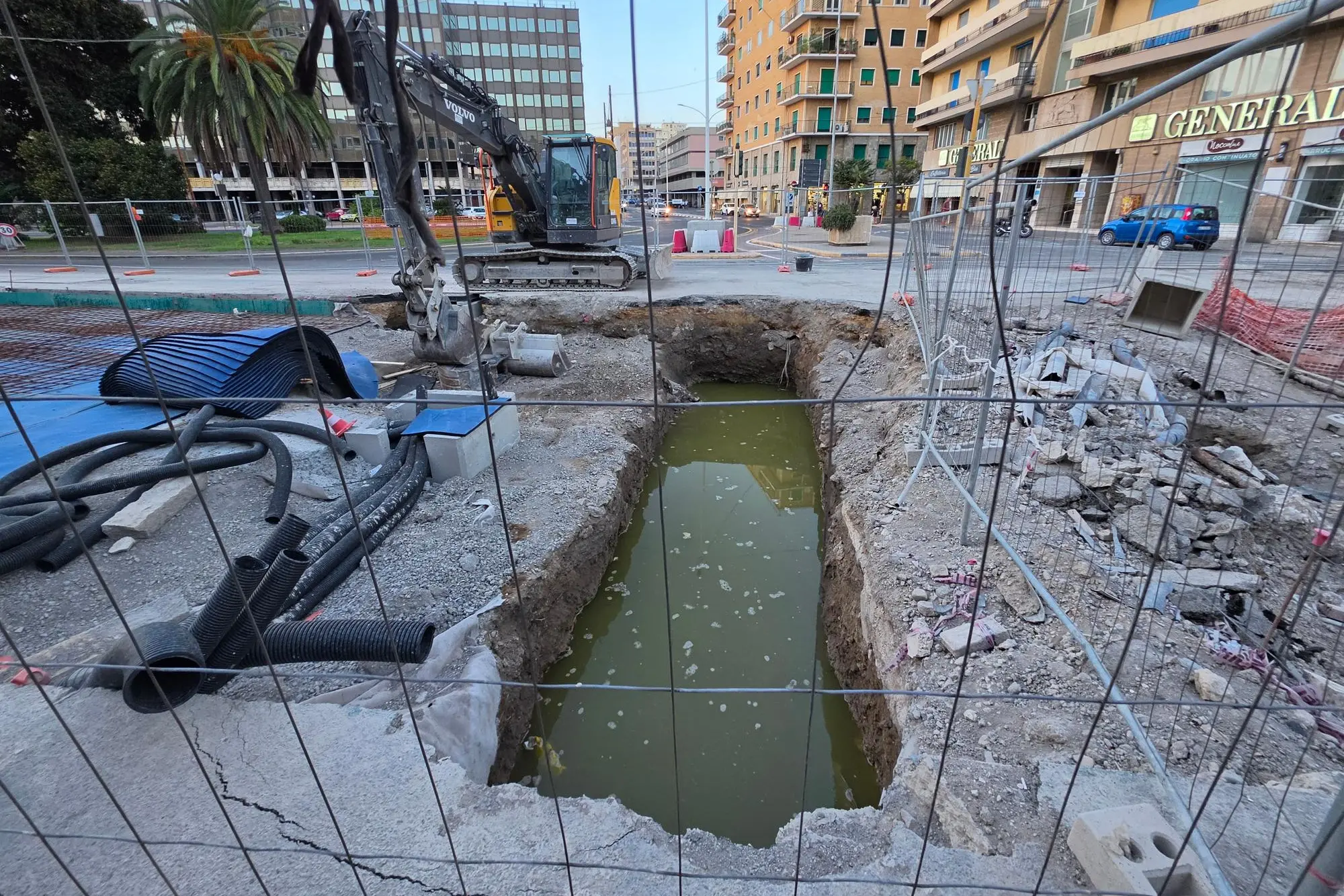Guasto alla rete idrica in viale Diaz