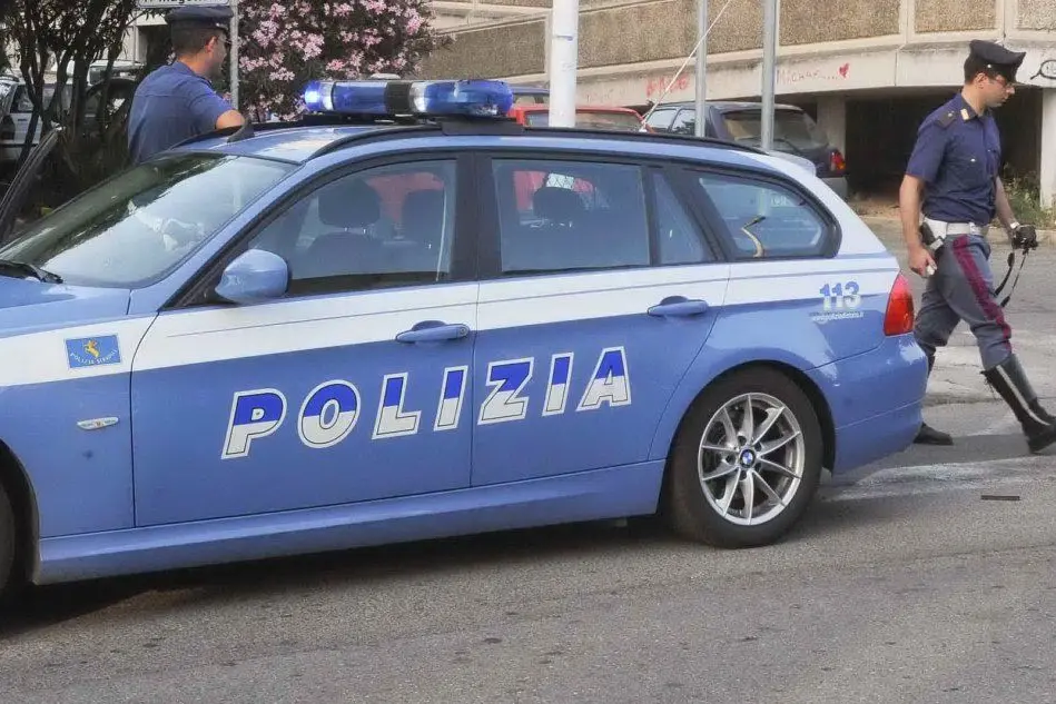 Una pattuglia della Stradale