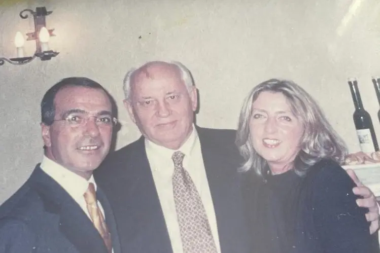 Giuseppe con la moglie e Gorbaciov (foto concessa)