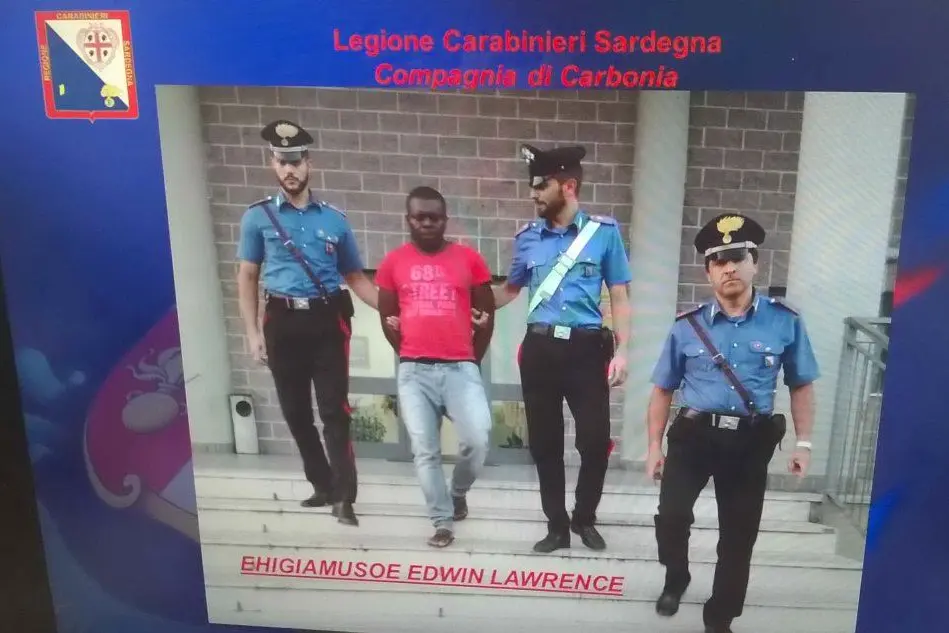 L'arresto eseguito dai carabinieri
