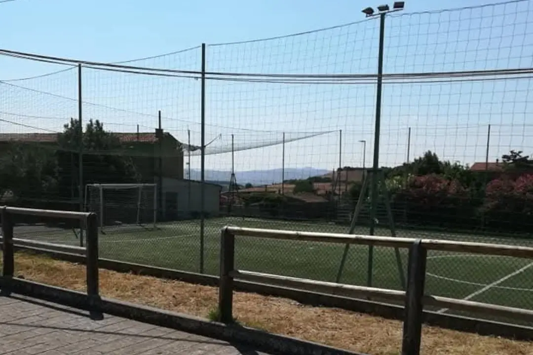 Il campo di calcio a 5 di Ruinas (foto concessa)