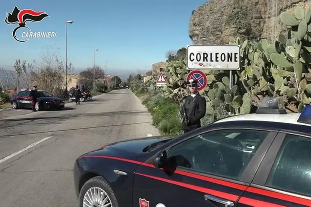 (foto carabinieri)