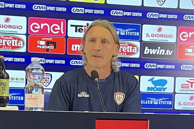 Davide Nicola in conferenza stampa alla vigilia di Lazio-Cagliari (foto Gaggini)
