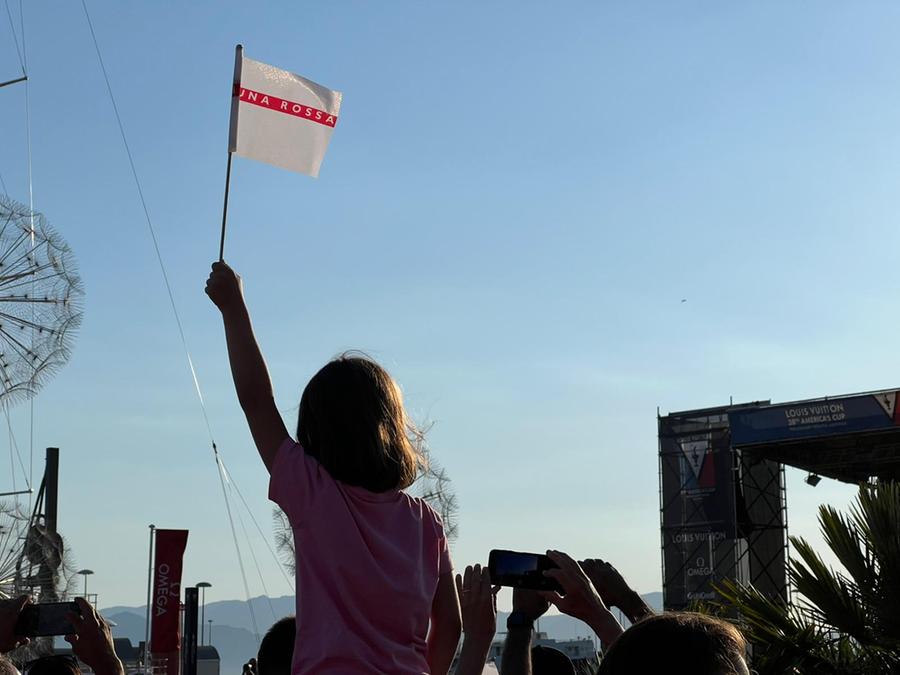 Cagliari in festa per Luna Rossa: emozioni per la cerimonia finale dell’America’s Cup