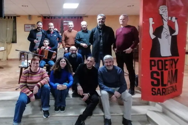 I partecipanti al Bottidda Poetry Slam (foto concessa)