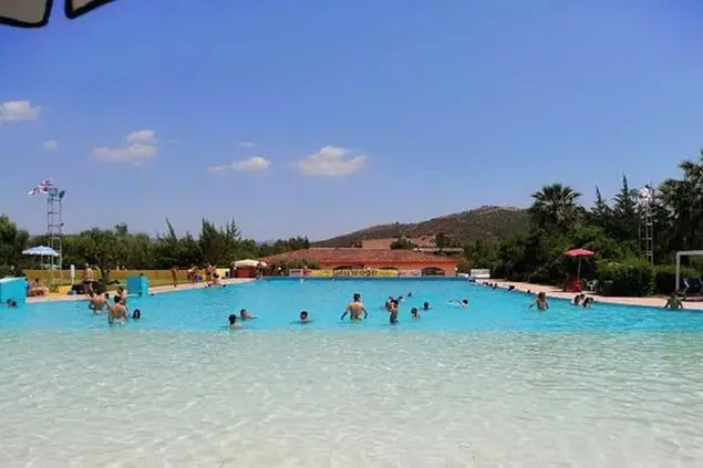La piscina di Ortacesus (Archivio L'Unione Sarda)